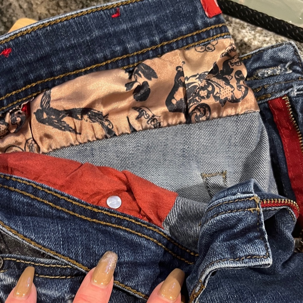 Distressed Blue Jeans - Picture 5 of 16